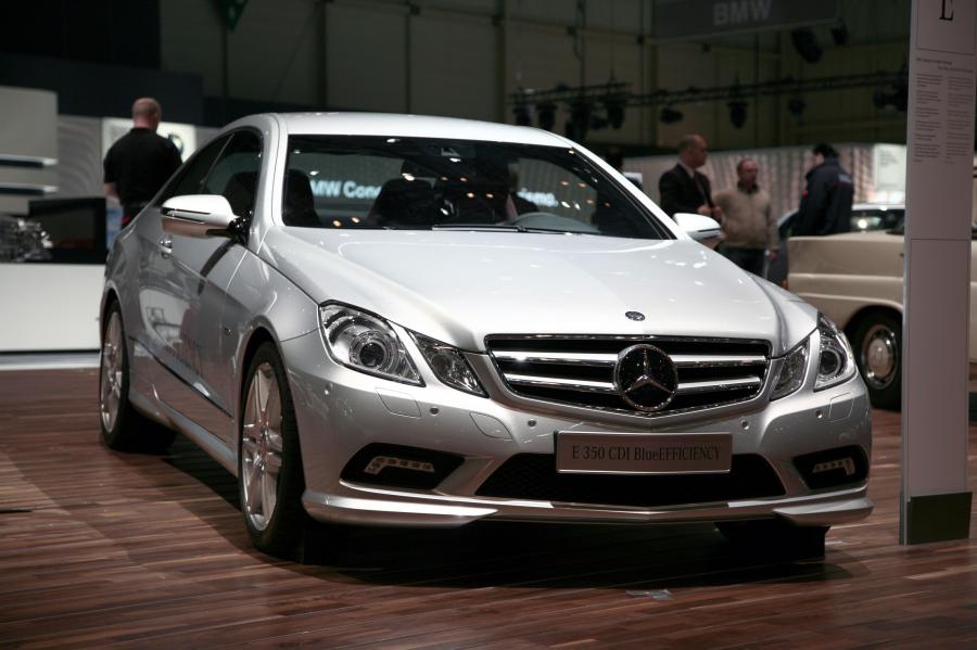  Mercedes-Benz E-Class Coupe 2010 года  (фото 23 из 84)